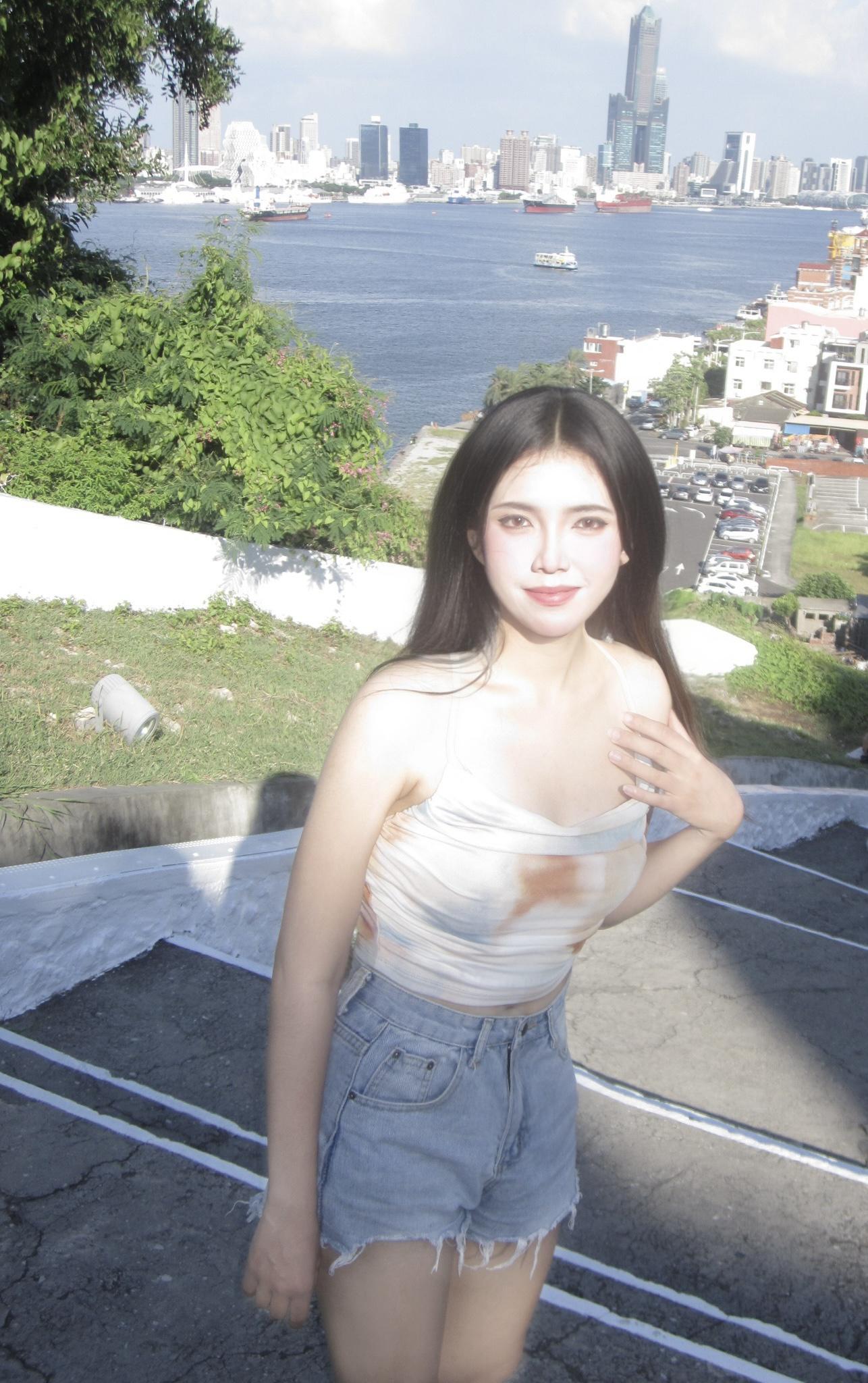 Vi 🌕 的封面照