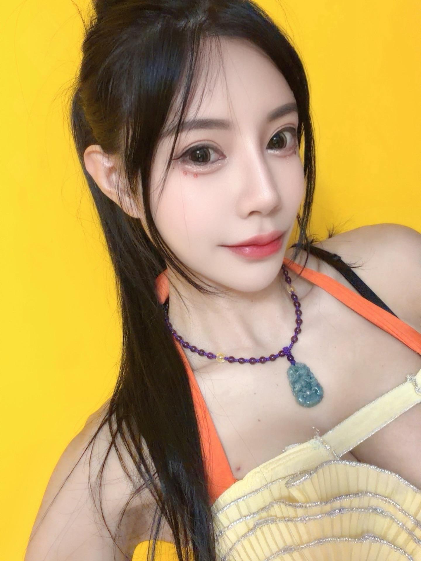 雅雅 的封面照